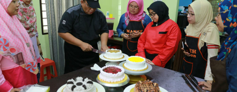 BAHANA KEK BAJET RM1.00 BAHANA KEK BAJET RM1.00