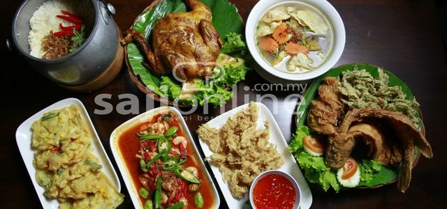 RAJANYA SAMBAL, JAGONYA GURAME, TOPNYA AYAM GORENG. RAJANYA SAMBAL, JAGONYA GURAME, TOPNYA AYAM GORENG.