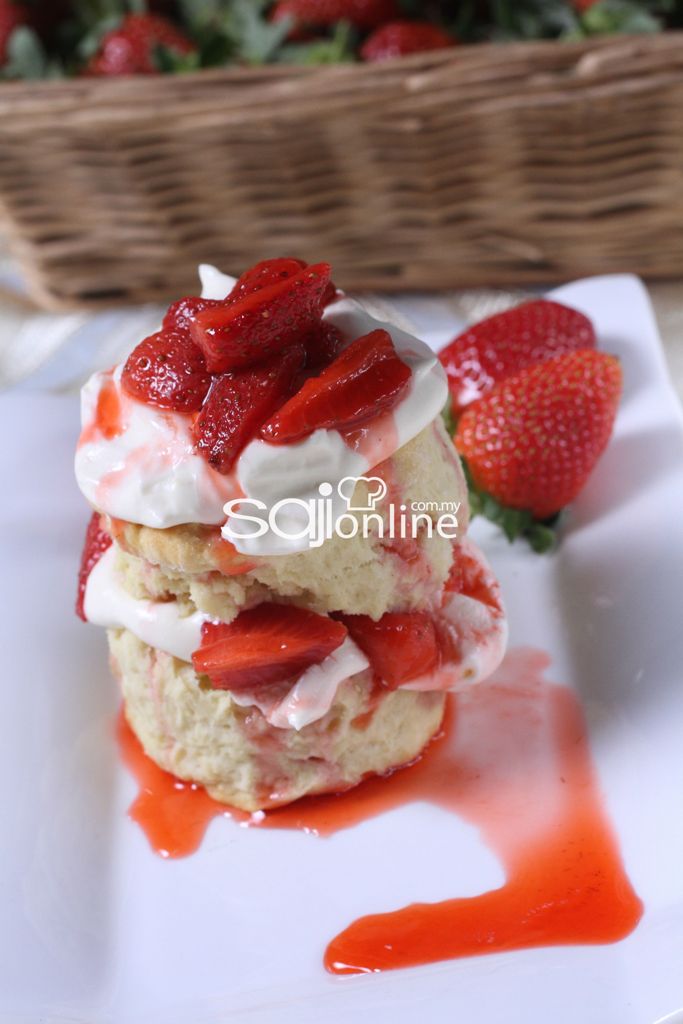 STRAWBERI SHORTCAKE - Saji Online